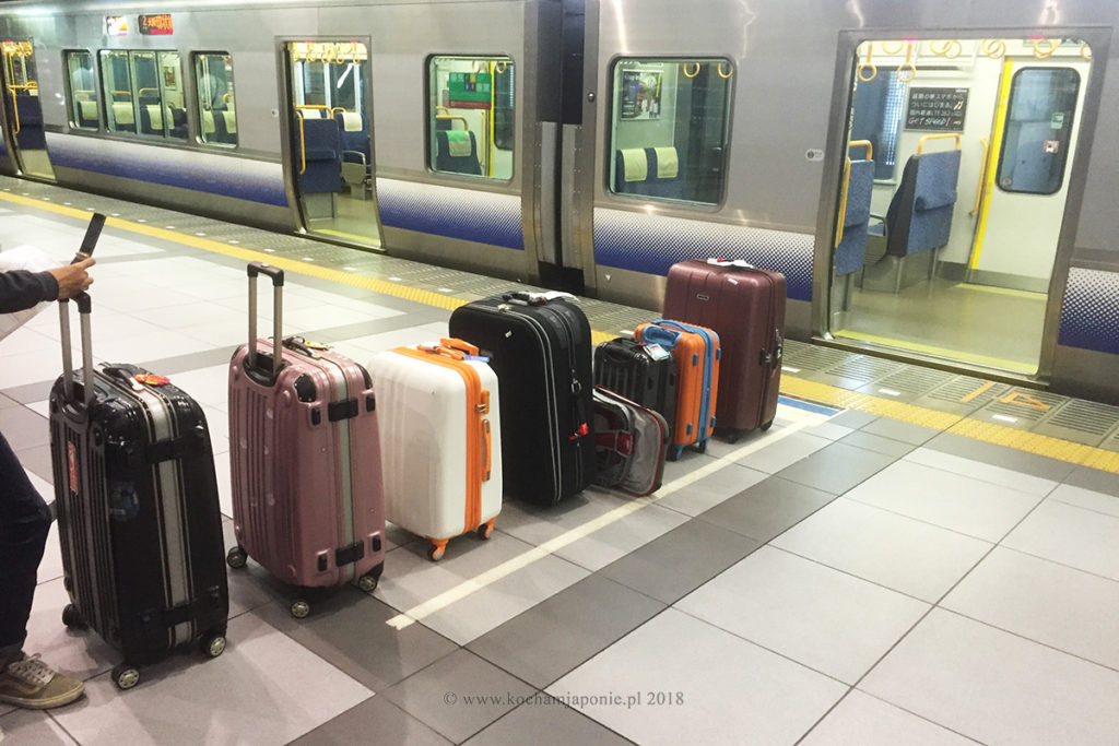 Bagaże pozostawione bez opieki i zajmujące miejsce w kolejce